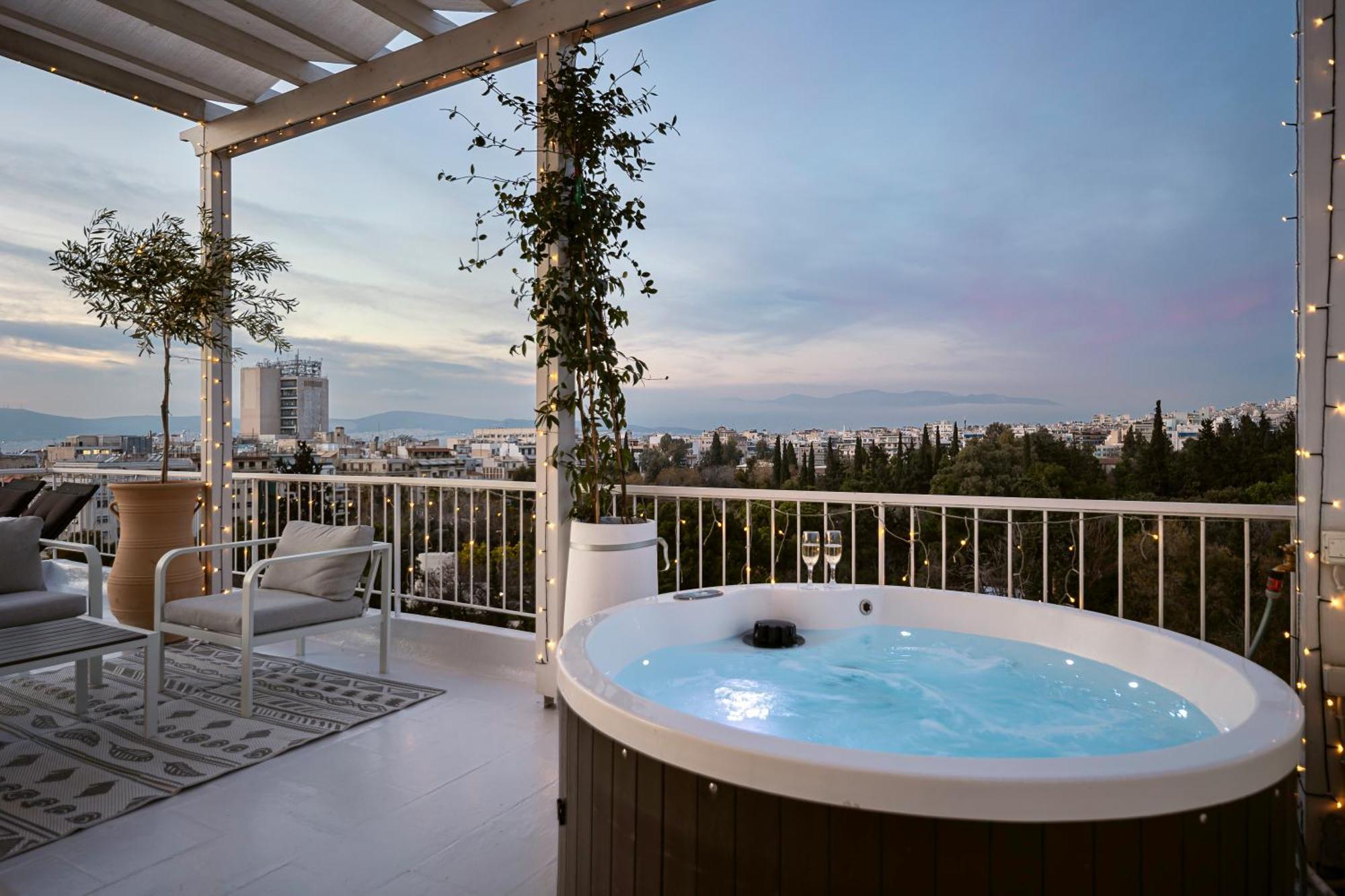 Rooftops Of - Areos Jacuzzi & View Athens