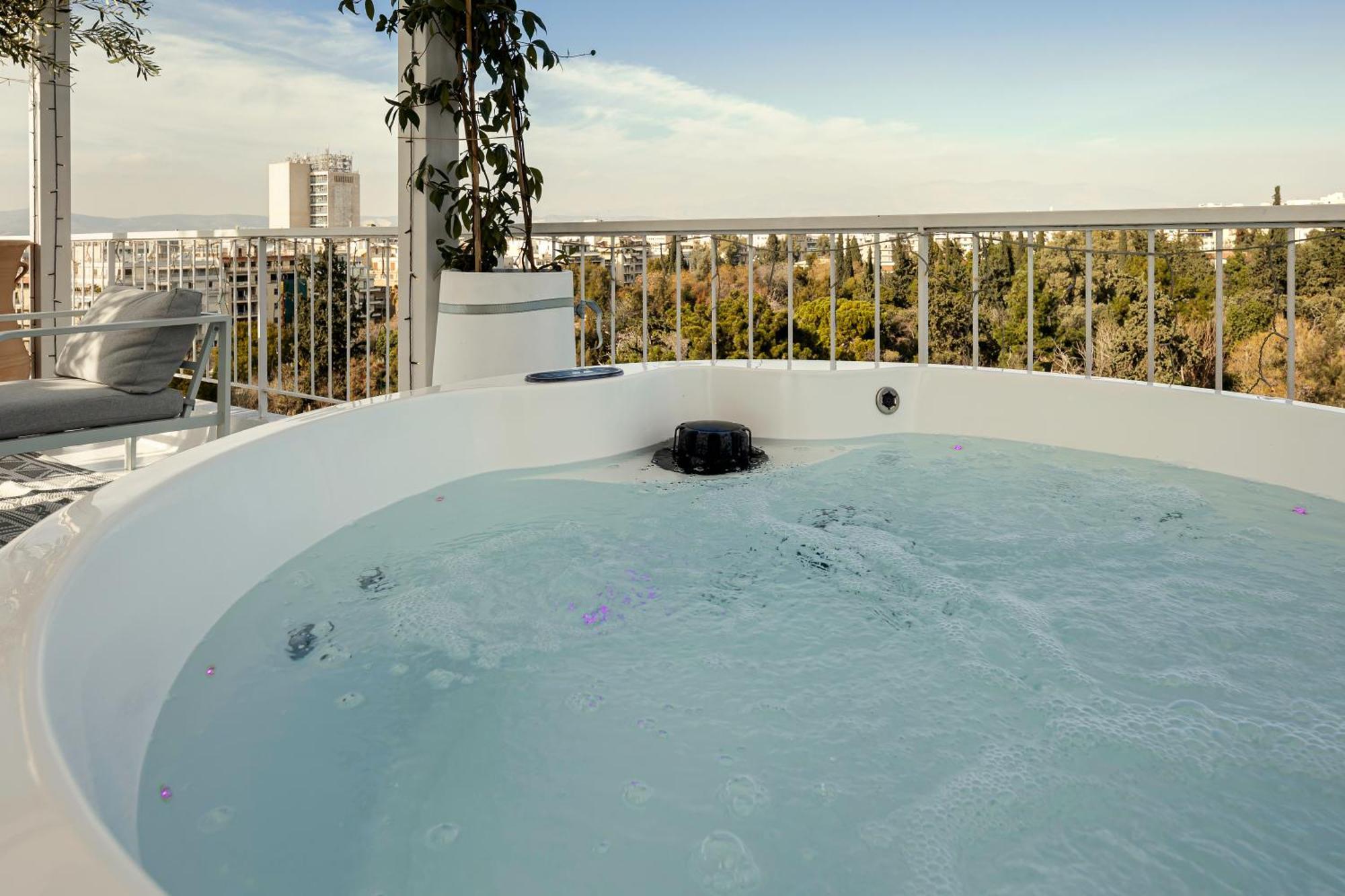 Rooftops Of - Areos Jacuzzi & View Apartment *